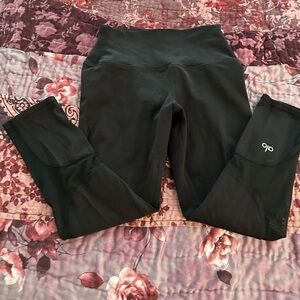 Alo Yoga Crop Pant with Mesh Small